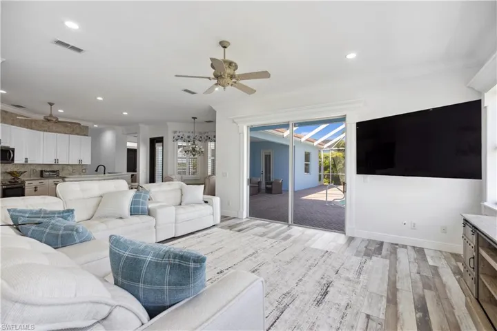 2202 Grove Dr, Naples, Florida 34120
