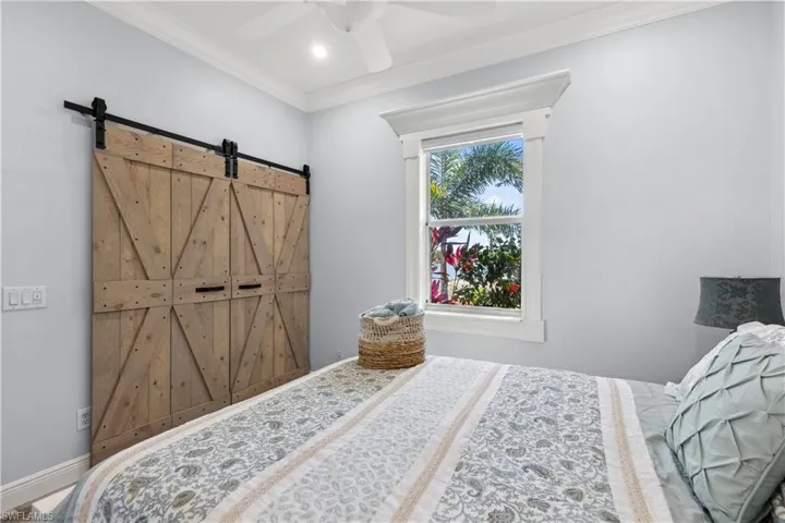 2202 Grove Dr, Naples, Florida 34120