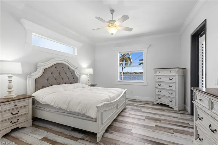 2202 Grove Dr, Naples, Florida 34120