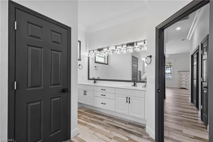 2202 Grove Dr, Naples, Florida 34120