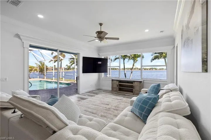 2202 Grove Dr, Naples, Florida 34120