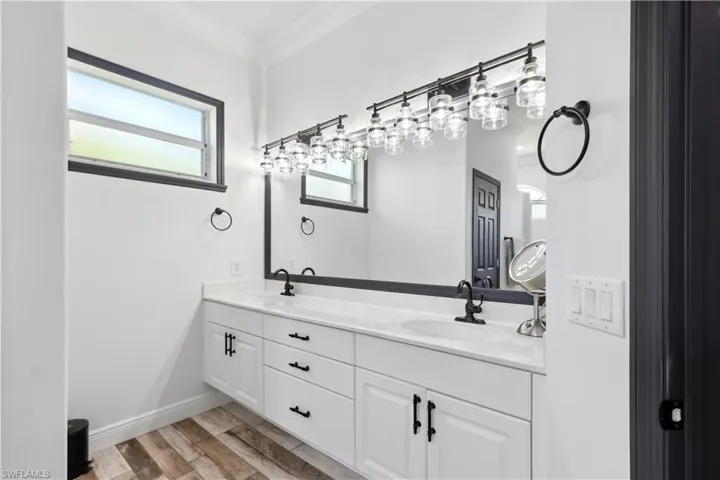 2202 Grove Dr, Naples, Florida 34120
