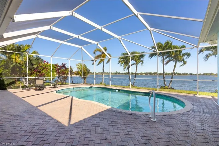 2202 Grove Dr, Naples, Florida 34120