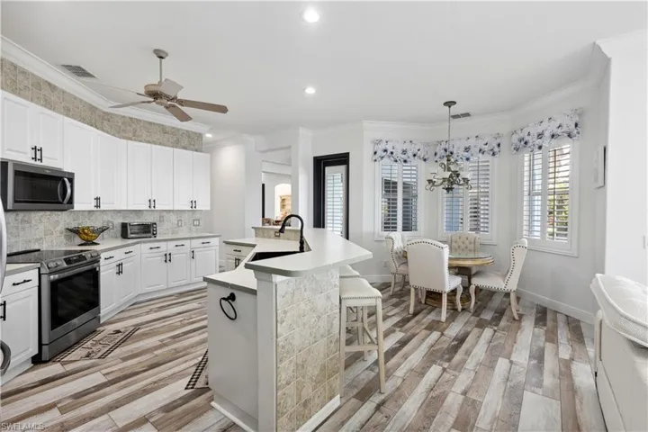 2202 Grove Dr, Naples, Florida 34120