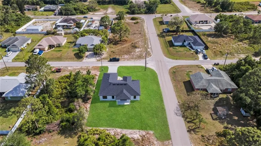 Drone / aerial view featuring a residential view