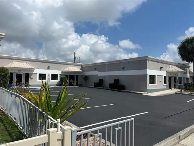 865-871 SE 47th St.