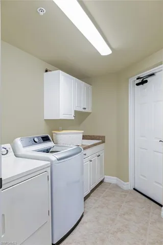 Laundry w deep sink