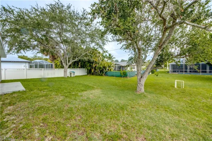 625 Sw 11th Ter, Cape Coral, Florida 33991
