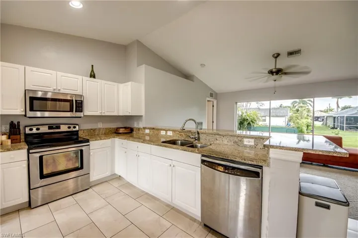 625 Sw 11th Ter, Cape Coral, Florida 33991