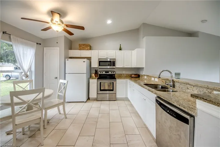 625 Sw 11th Ter, Cape Coral, Florida 33991