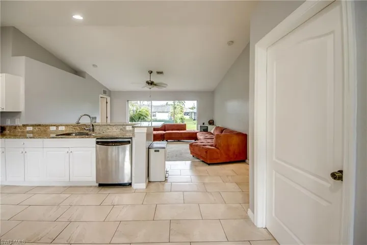 625 Sw 11th Ter, Cape Coral, Florida 33991