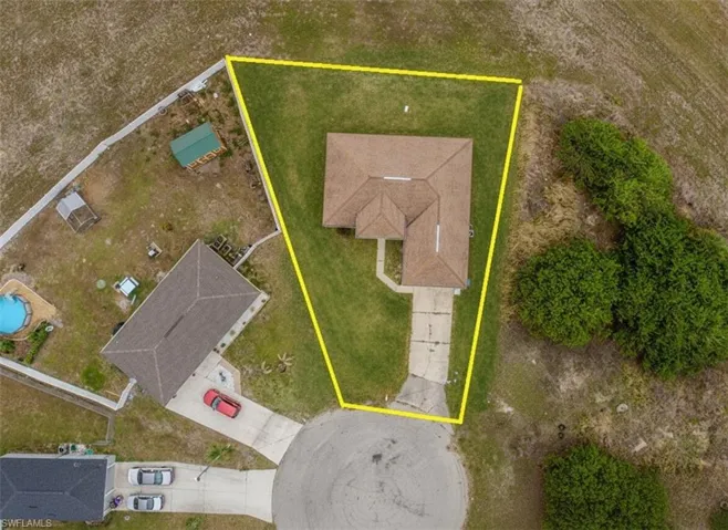 7018  Pilgrim  CT, Labelle, FL 33935