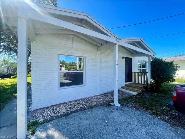 1350  5th N AVE, Naples, FL 34102