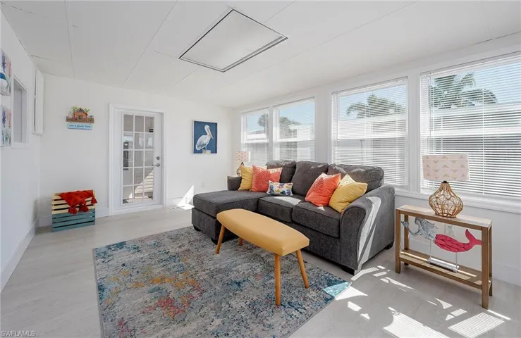 Living room 1 of 2