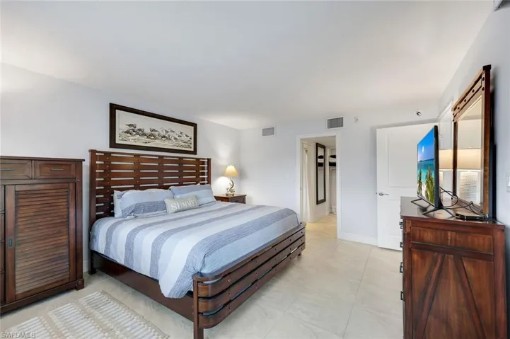 1011 Swallow Ave 105, Marco Island, Florida 34145