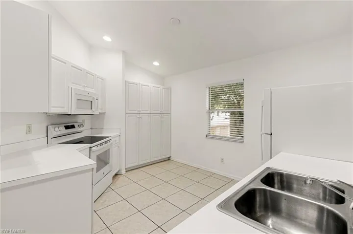 12340 Notting Hill Ln 23, Bonita Springs, Florida 34135