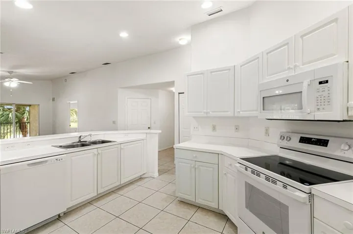 12340 Notting Hill Ln 23, Bonita Springs, Florida 34135