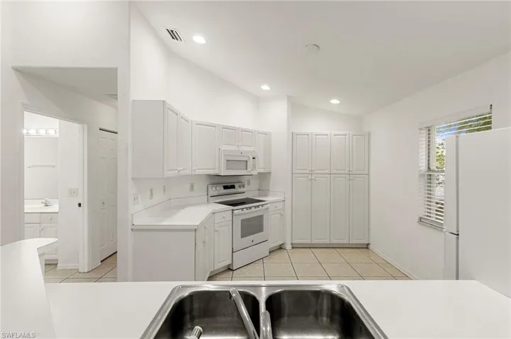 12340 Notting Hill Ln 23, Bonita Springs, Florida 34135