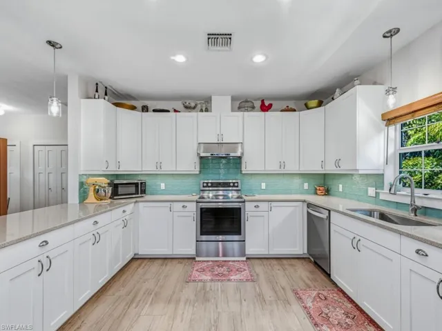 2023 Mills Ln, Naples, Florida 34112