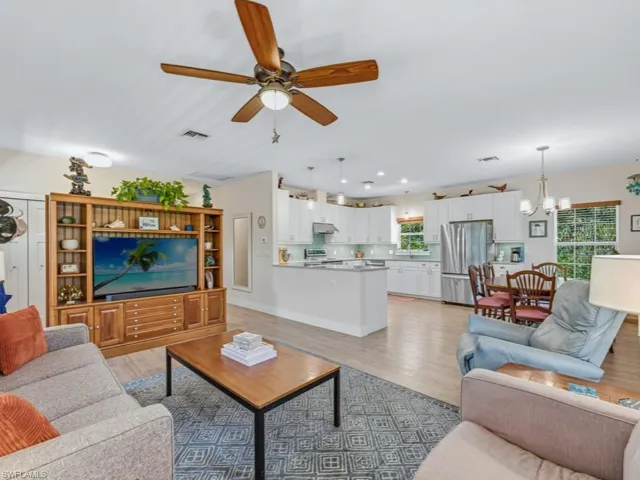 2023 Mills Ln, Naples, Florida 34112