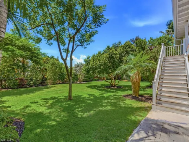 2023 Mills Ln, Naples, Florida 34112