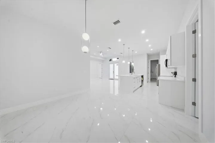 3730  40th SE AVE, Naples, FL 34117