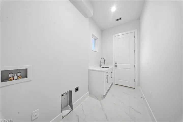 3730  40th SE AVE, Naples, FL 34117