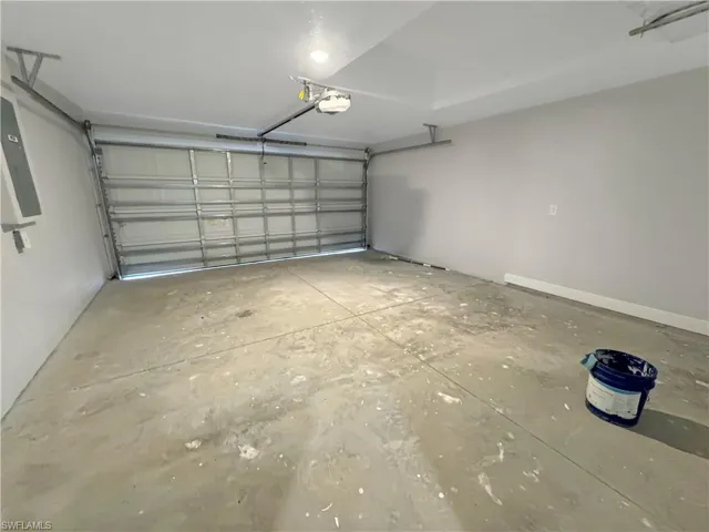 12641  1st  ST, Fort Myers, FL 33905