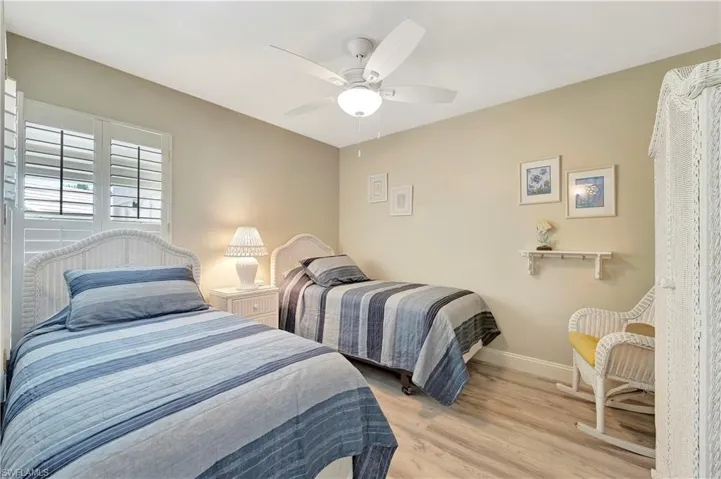 Third bedroom with twin beds