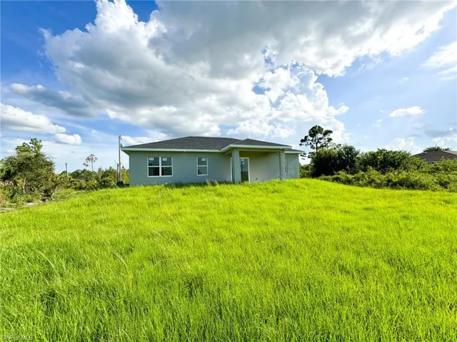 2802  22nd W ST, Lehigh Acres, FL 33971