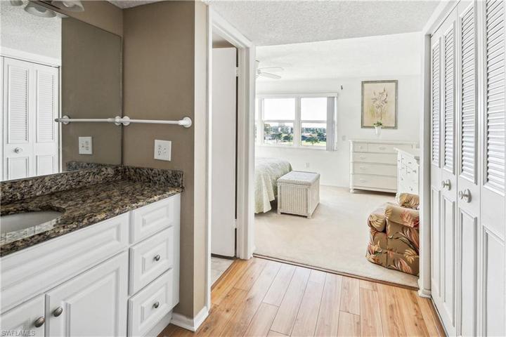 1660 Pine Valley DR # 402, FORT MYERS FL 33907