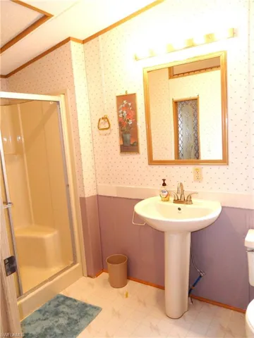 Main ensuite bath