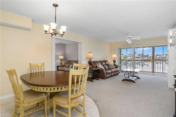 10682  Gulf Shore  DR, Naples, FL 34108