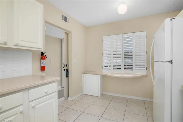 10682  Gulf Shore  DR, Naples, FL 34108
