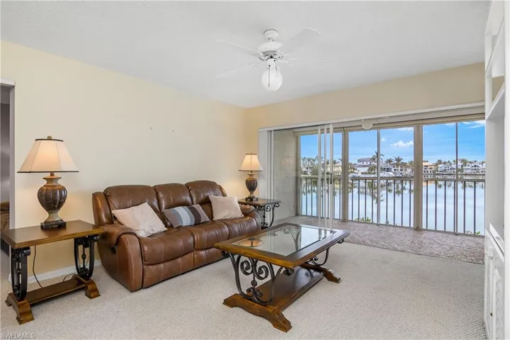 10682  Gulf Shore  DR, Naples, FL 34108