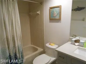 360 Horse Creek Dr 107, Naples, Florida 34110