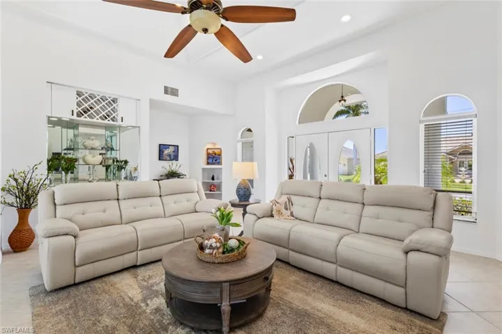 1084  Whiteheart  CT, Marco Island, FL 34145