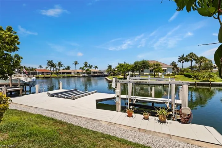 1084  Whiteheart  CT, Marco Island, FL 34145