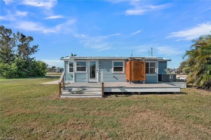 2880 8th Ave, St. James City, Florida 33956