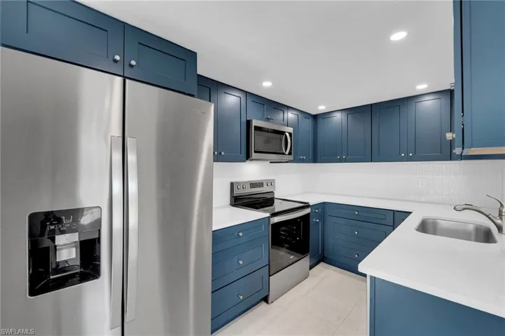 2880 8th Ave, St. James City, Florida 33956