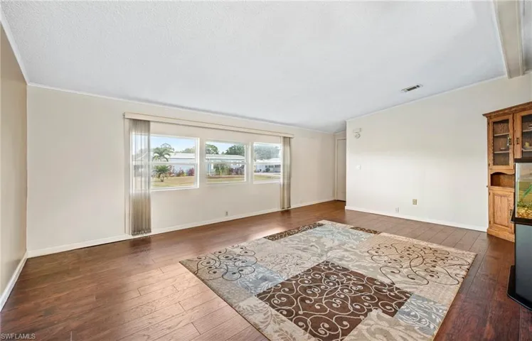 Recent laminate flooring.
