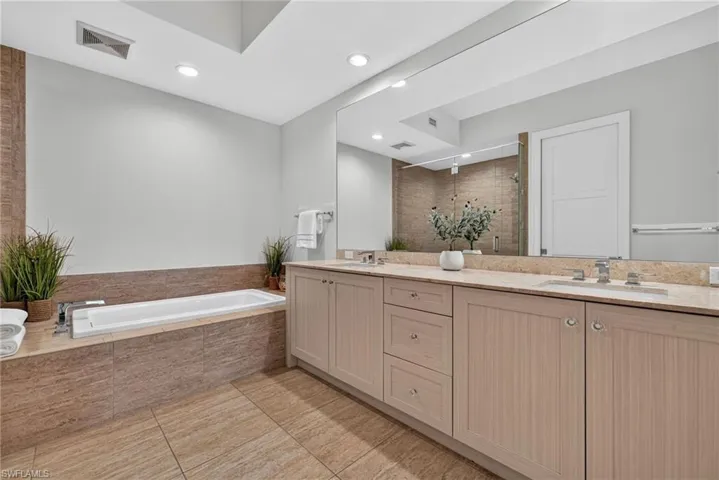 1030 3rd Ave S 209, Naples, Florida 34102
