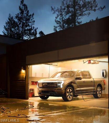 Ford Intelligent Backup Power - vehicle is for illustration purposes only.