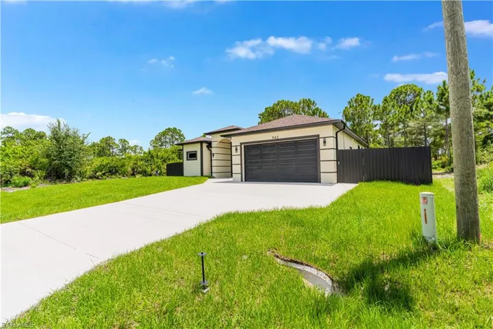 942 Kanuga St E, Lehigh Acres, Florida 33974