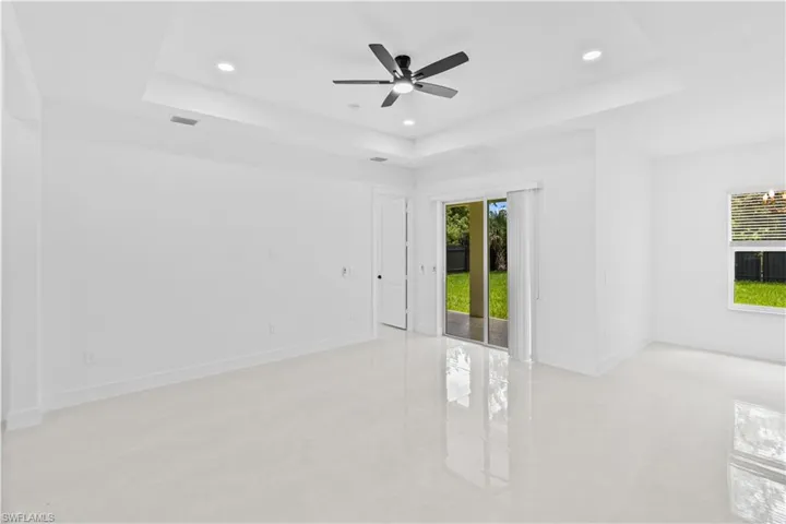 942 Kanuga St E, Lehigh Acres, Florida 33974