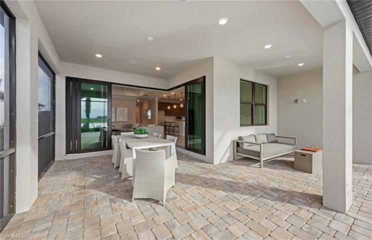 Zero corner sliders onto covered lanai