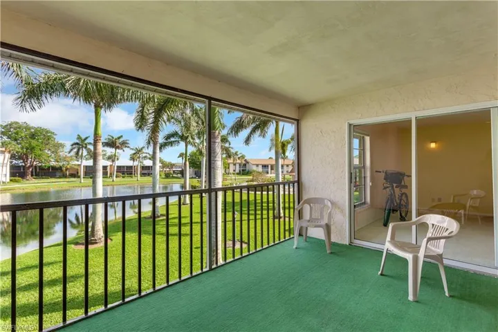 960  Palm View  DR, Naples, FL 34110