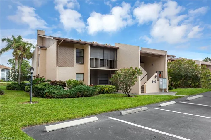 960  Palm View  DR, Naples, FL 34110