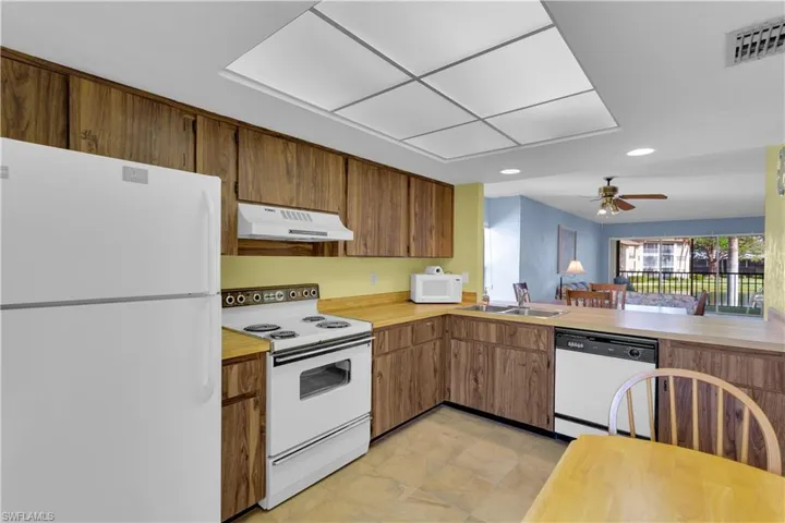 960  Palm View  DR, Naples, FL 34110