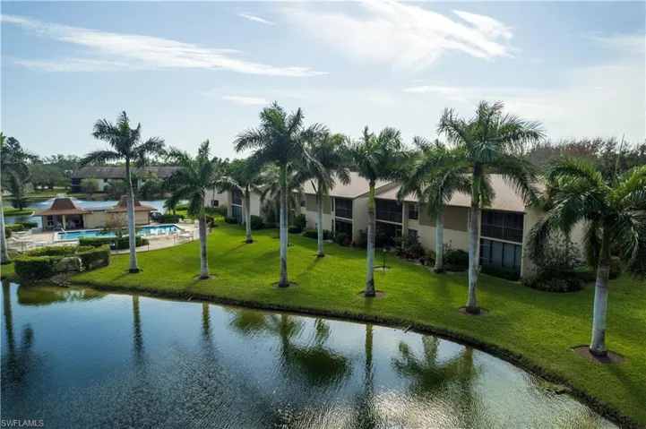 960  Palm View  DR, Naples, FL 34110